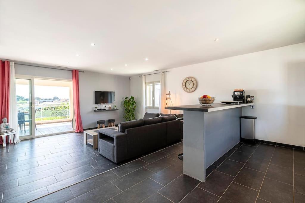 Piscine 6 Personnes-3 Chambres-climatisee Villa *