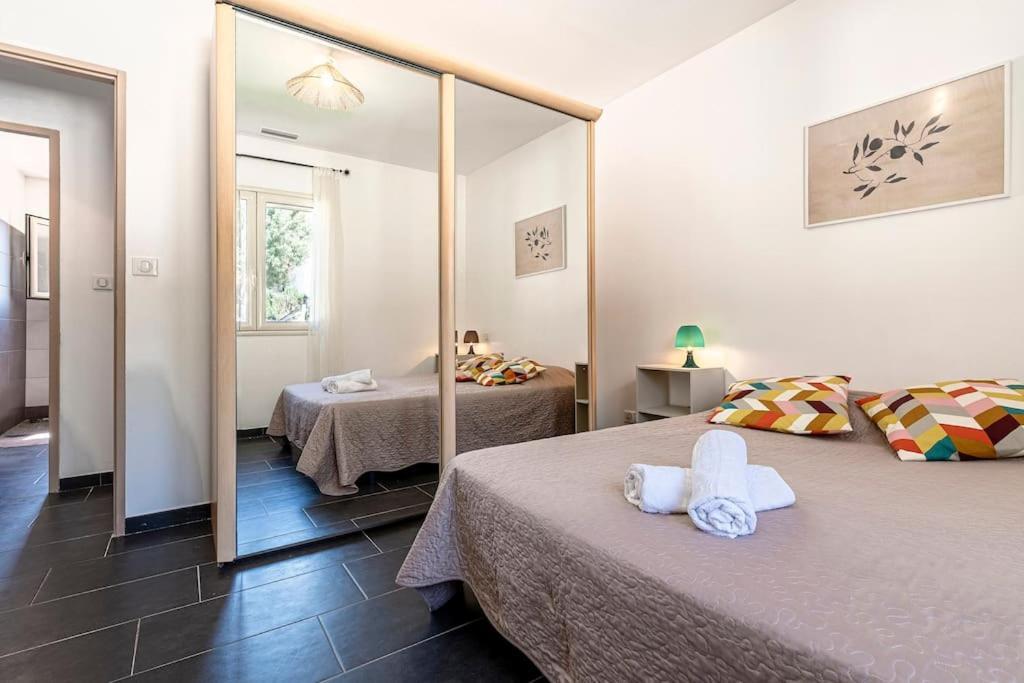 Villa Piscine 6 Personnes-3 Chambres-climatisee *